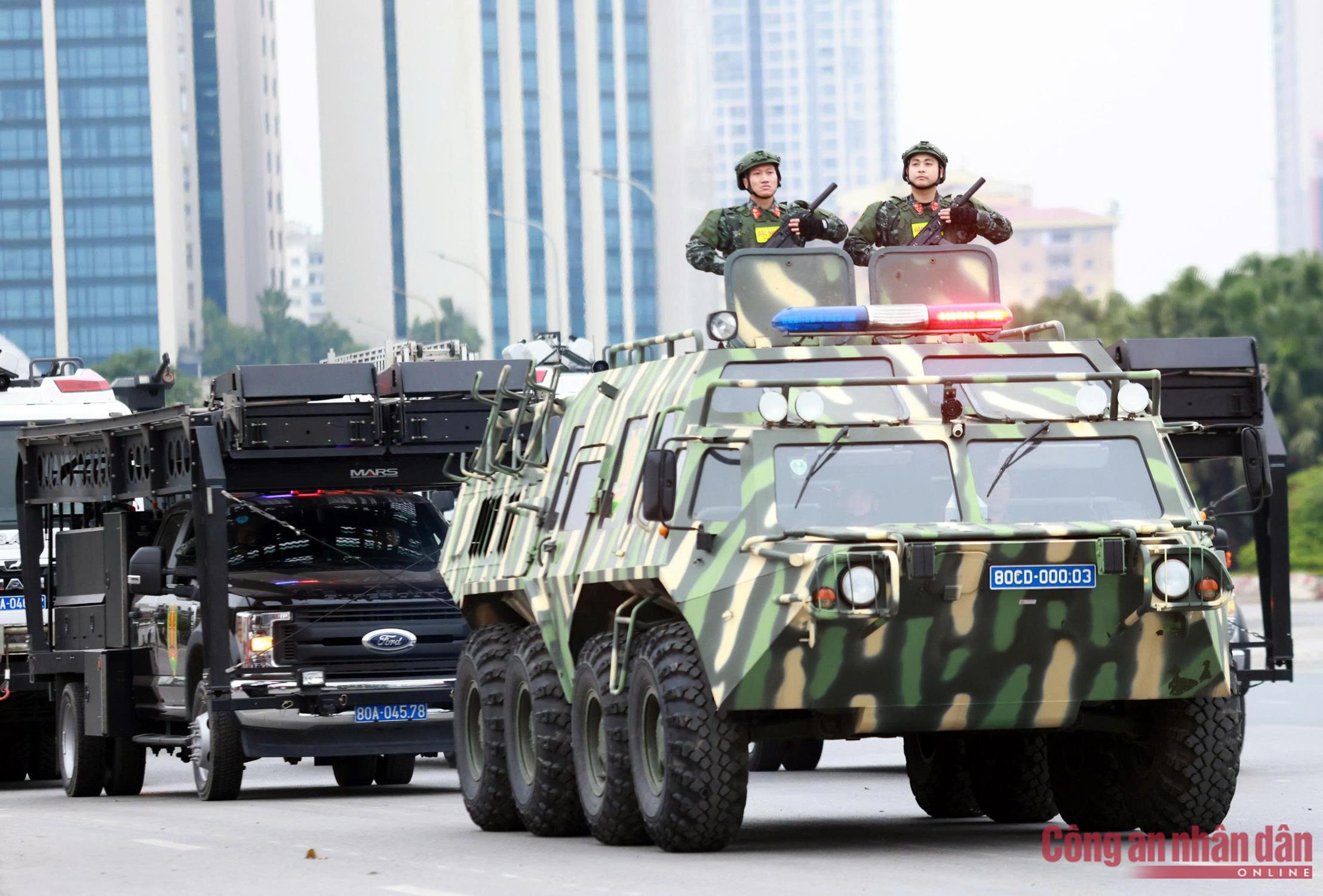 Ngắm dàn phương tiện đặc chủng của CAND sẵn sàng xuất quân bảo vệ Đại hội Đảng