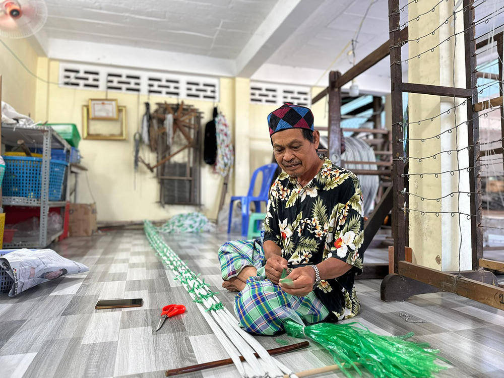 Giữ lửa nghề dệt thổ cẩm Chăm nơi ngã ba sông -0