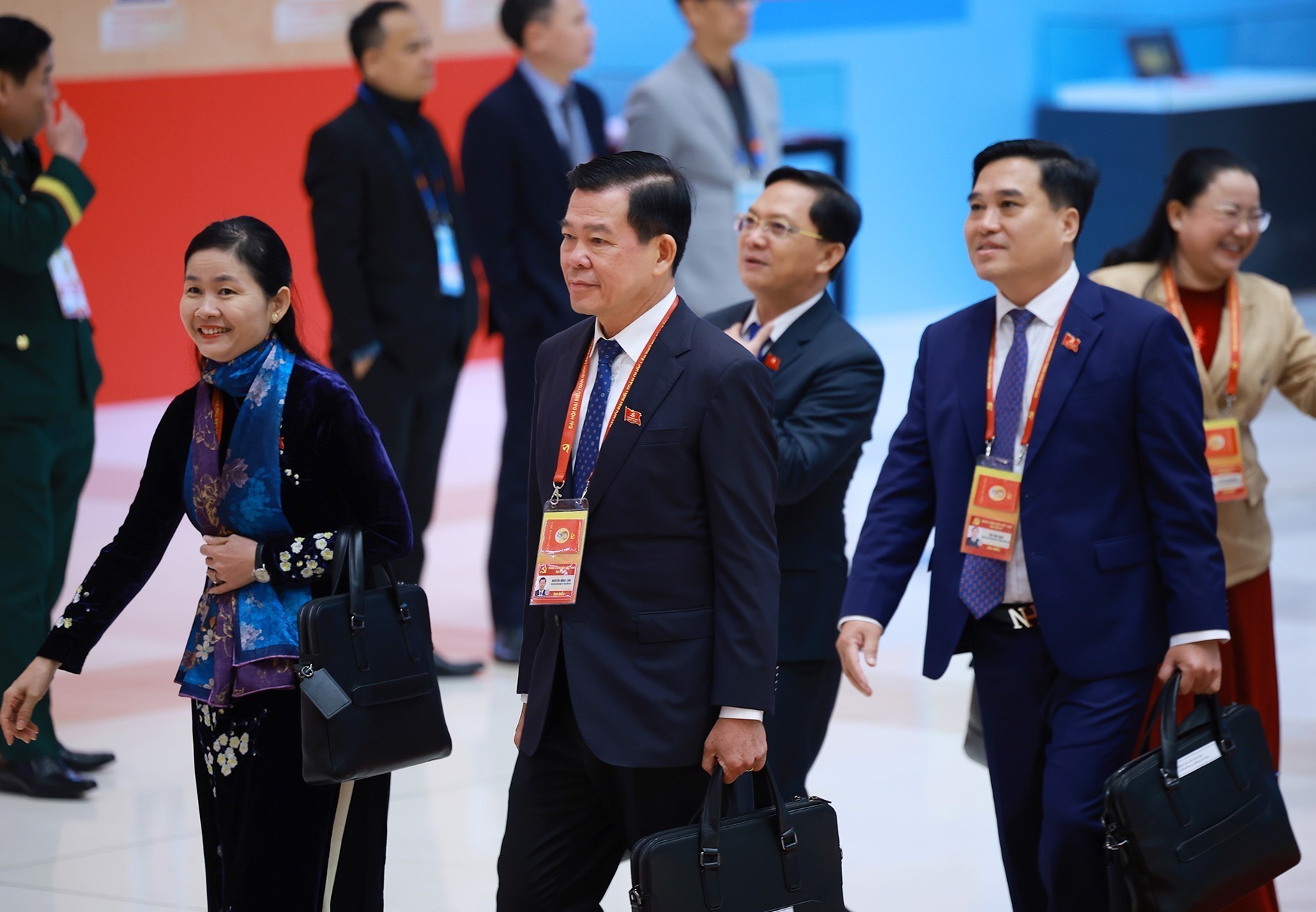 Các đại biểu tham dự ngày làm việc chính thức thứ Ba Đại hội XIV của Đảng -2