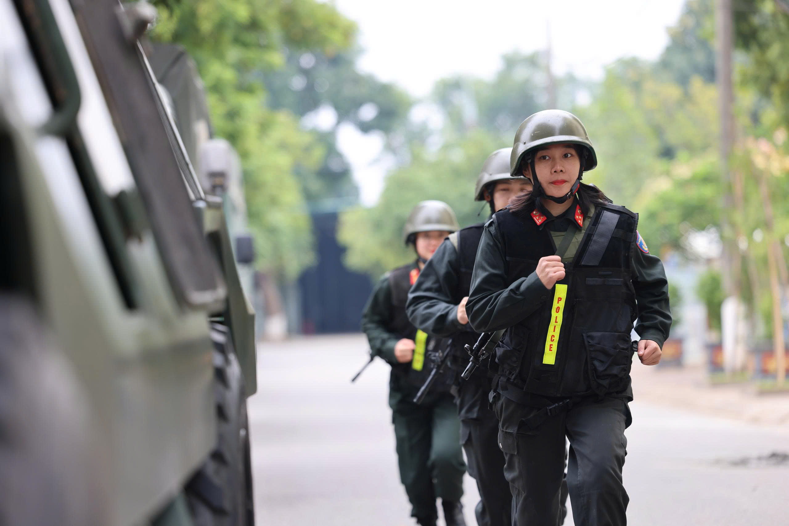 Những “bóng hồng” trên tuyến đầu bảo vệ tuyệt đối an ninh, an toàn Đại hội XIV của Đảng -1
