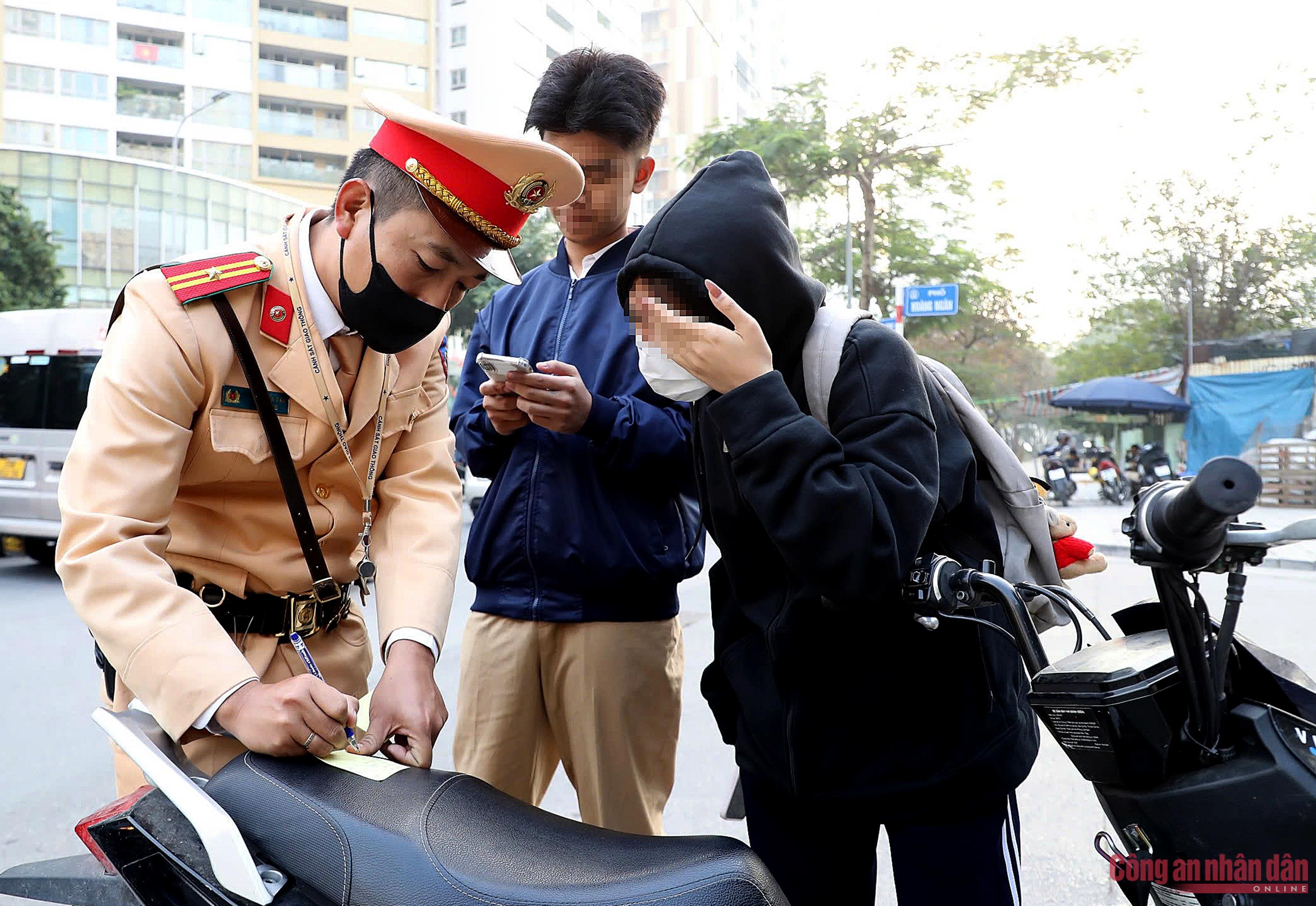 Hà Nội xử lý gần 1.700 học sinh vi phạm giao thông trong tháng 1 -0