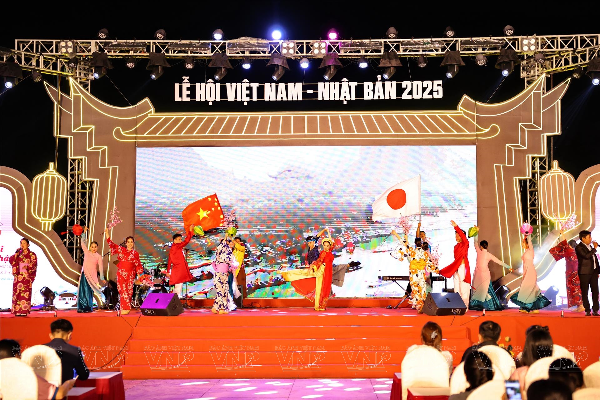 Cùng Việt Nam kiến tạo động lực tăng trưởng mới -0