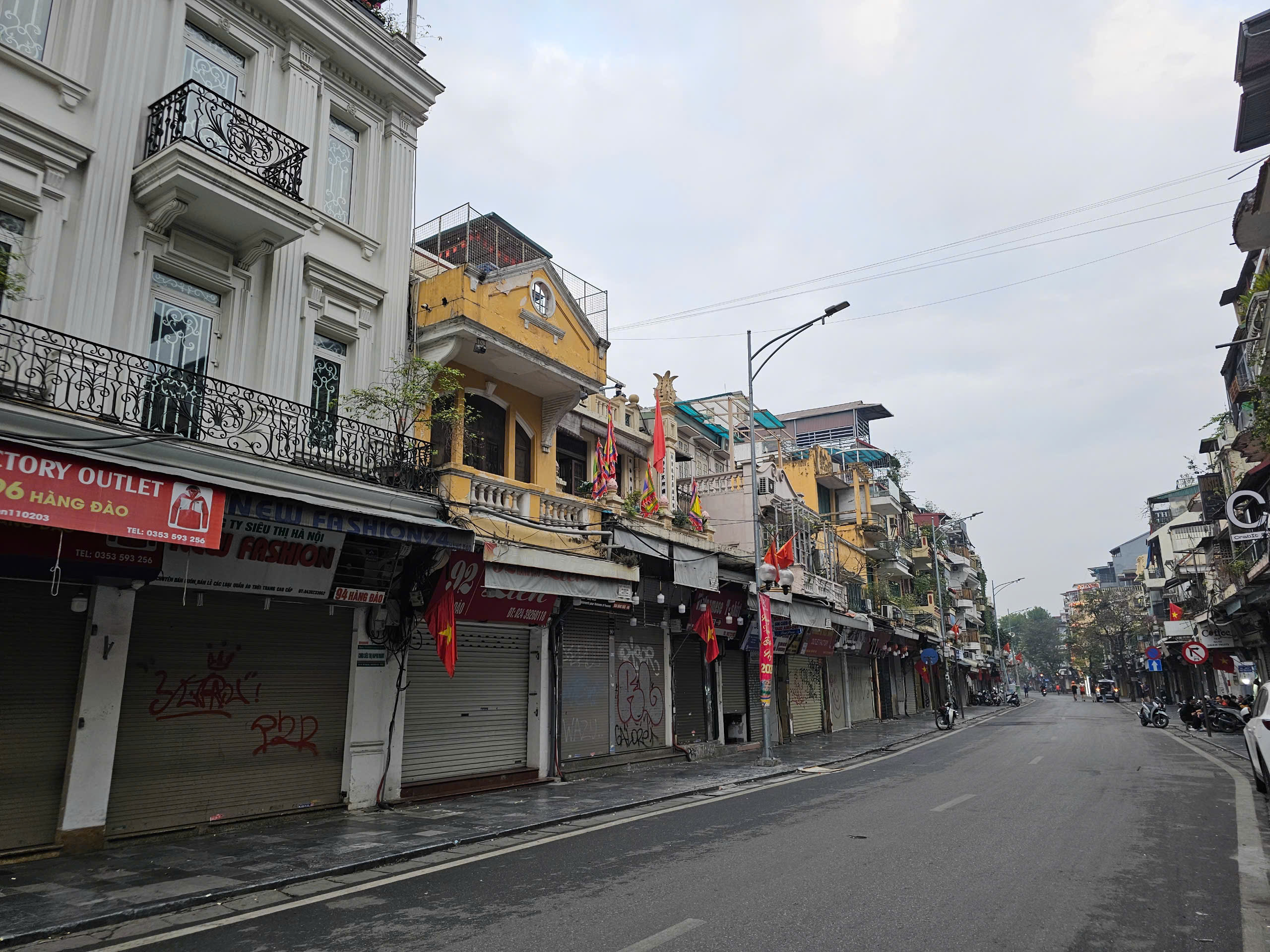 Hà Nội tĩnh lặng trong sáng mùng 1 Tết Bính Ngọ 2026 -1