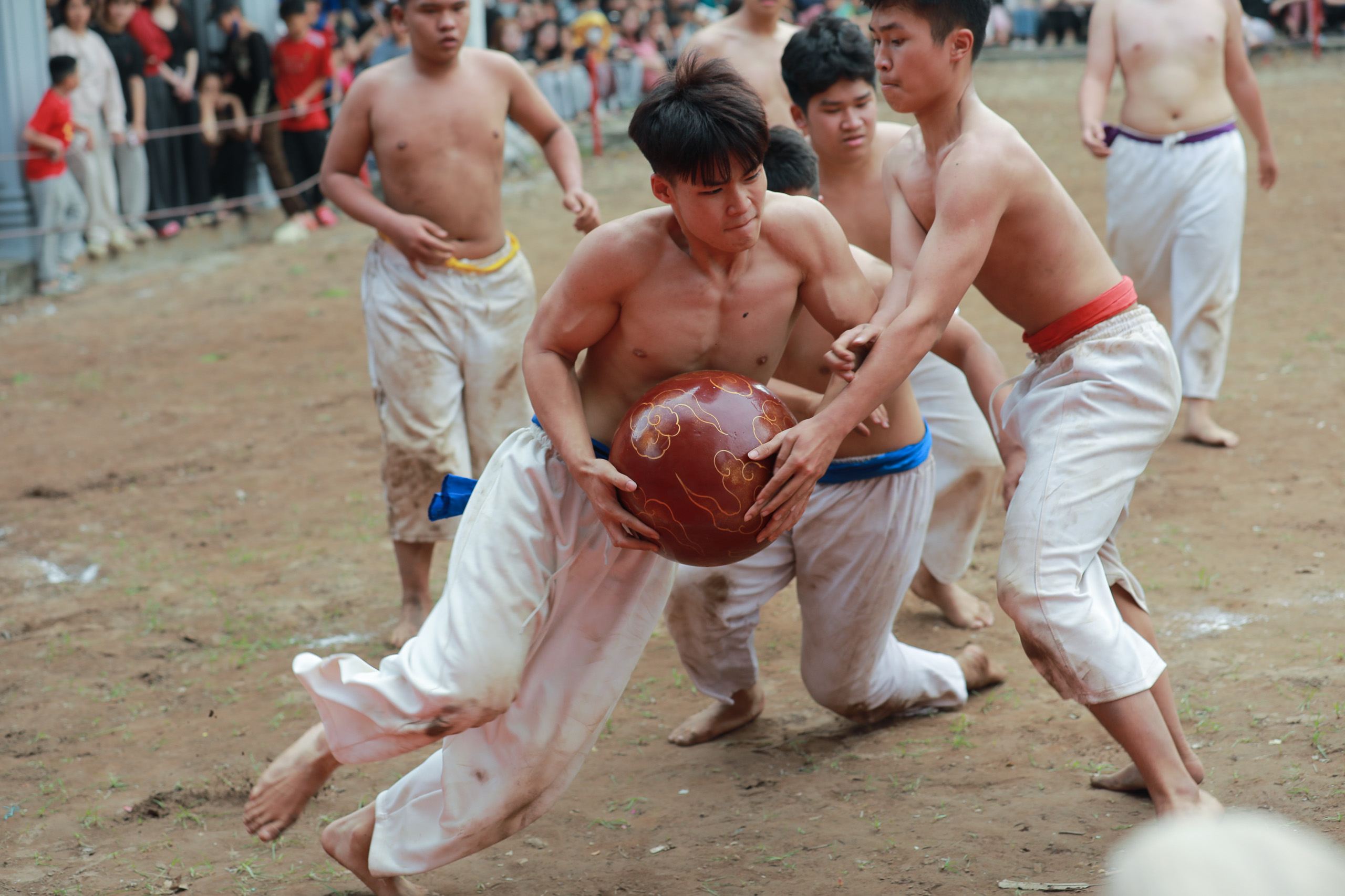 Sôi động hội vật cầu Thúy Lĩnh đầu Xuân 2026 - 2