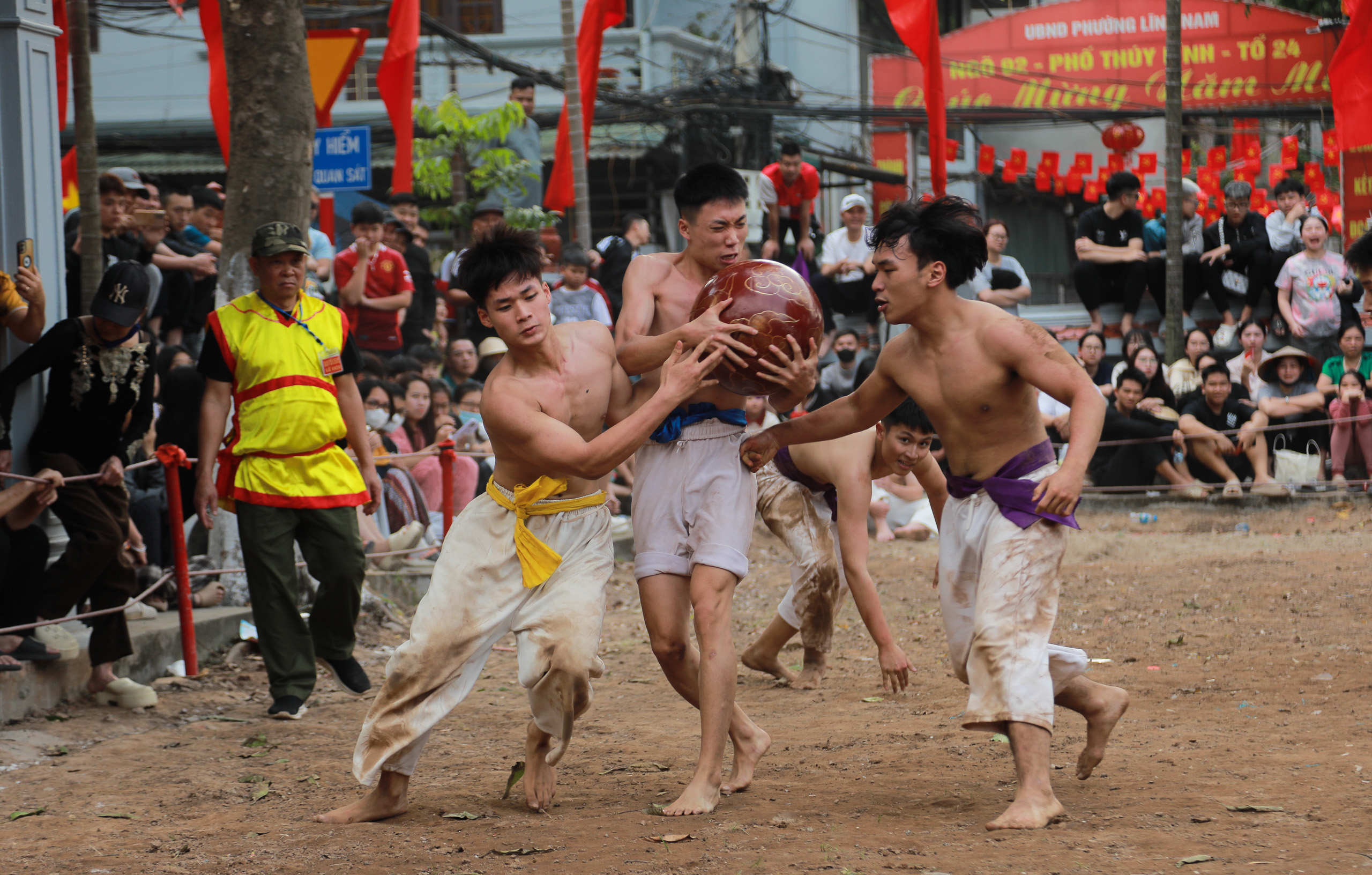 Sôi động hội vật cầu Thúy Lĩnh đầu Xuân 2026 - 3