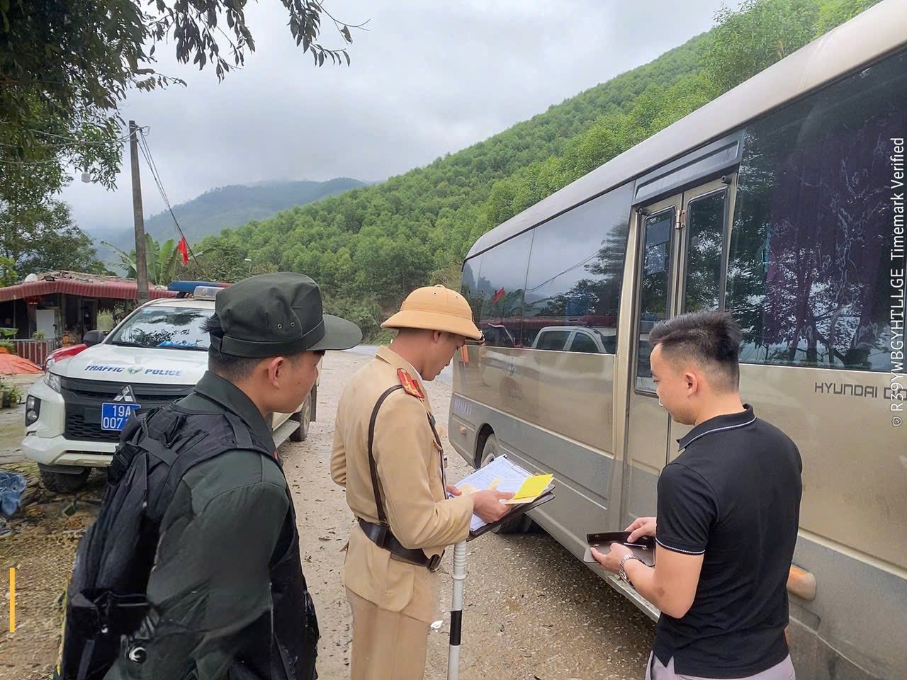 Phú Thọ xử phạt nhiều trường hợp vi phạm giao thông -0