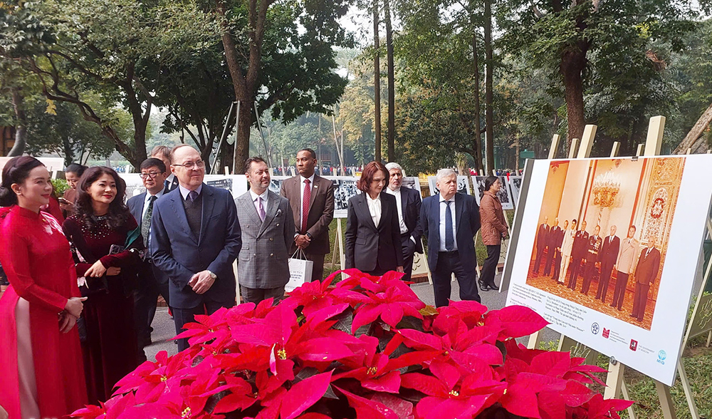Đại sứ Gennady Stepanovich Bezdetko: “Việt Nam đã trở thành một phần ký ức và hiện tại  của tôi” -0
