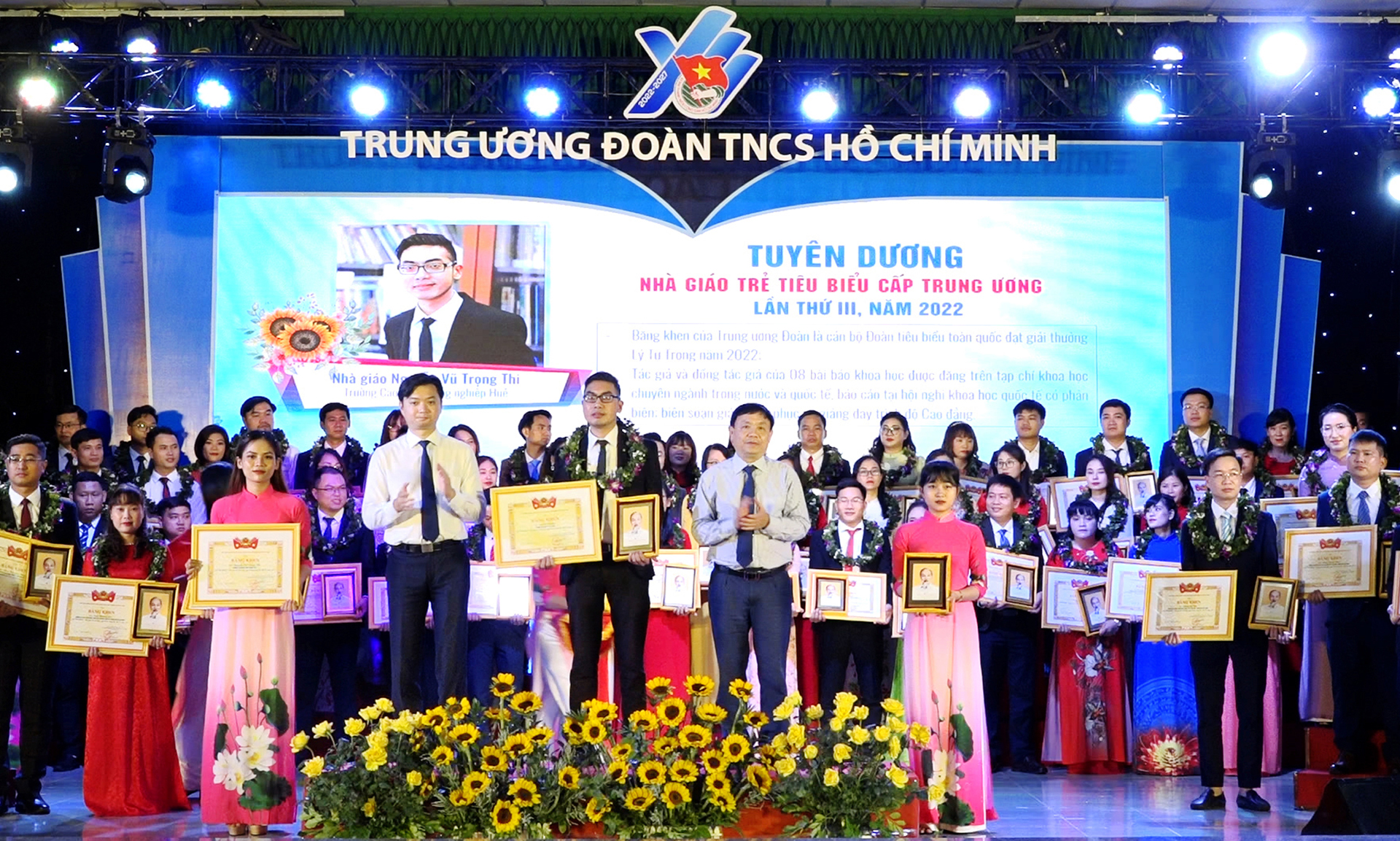 “Hồi trống thúc quân” đánh thức khát vọng hành động  của thế hệ trẻ -0
