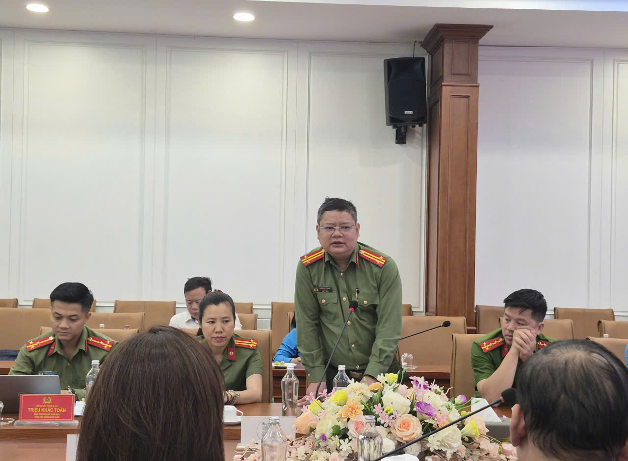 Gần 25 ngàn đoàn viên công đoàn, người lao động trong CAND được chăm lo trong dịp Tết Nguyên đán Bính Ngọ -0