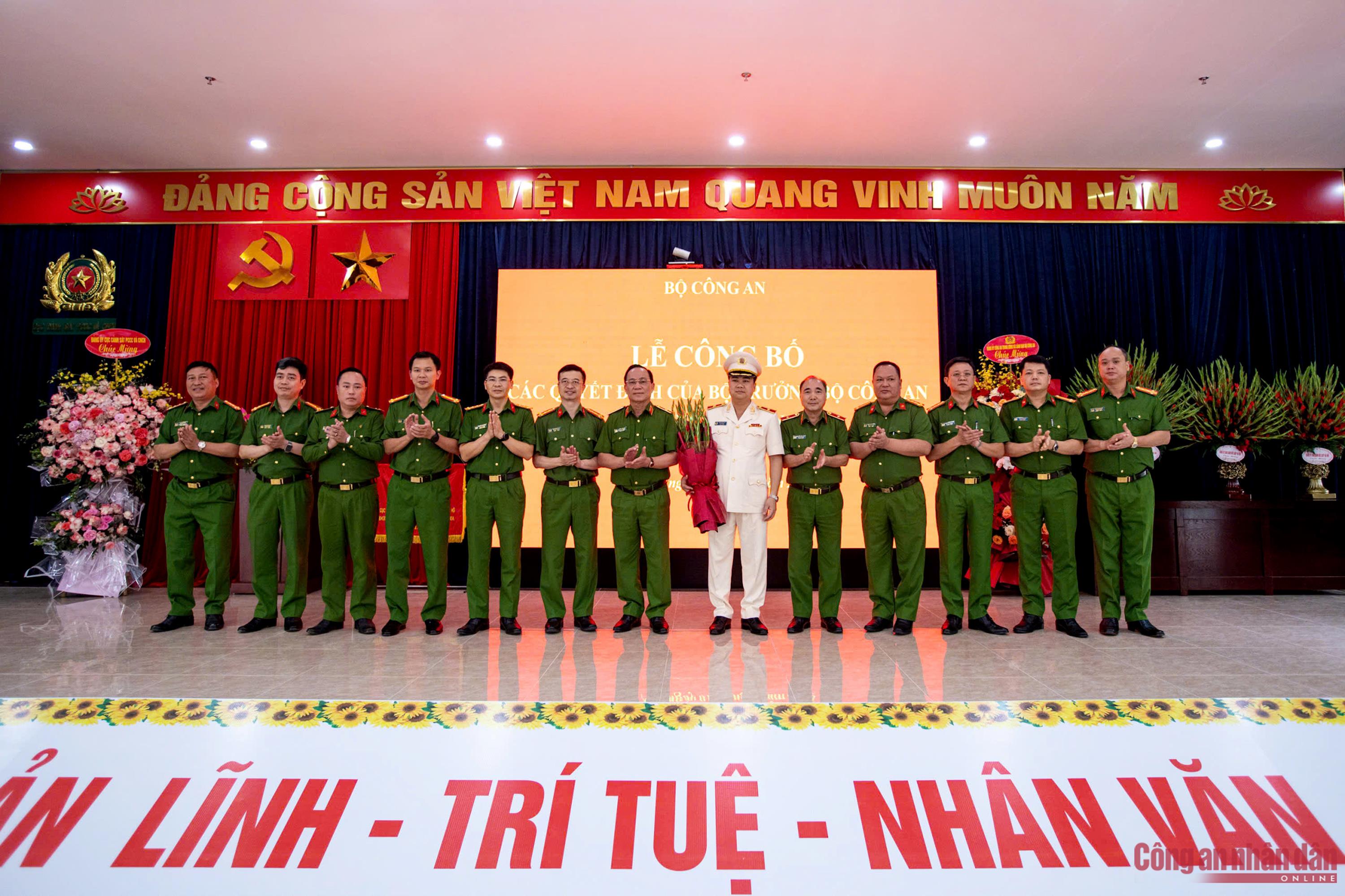 Bổ nhiệm Thiếu tướng Dương Đức Hải giữ chức vụ Cục trưởng Cục Cảnh sát PCCC và CNCH -0