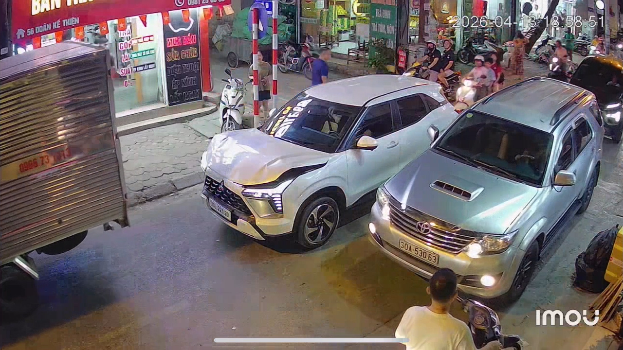 candonline.still155.jpg -0