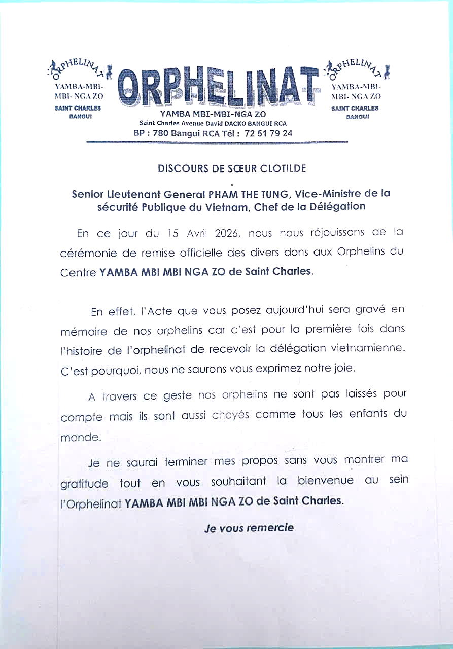 Mang trái im Việt Nam đến với trẻ em mồ côi Trung Phi -0