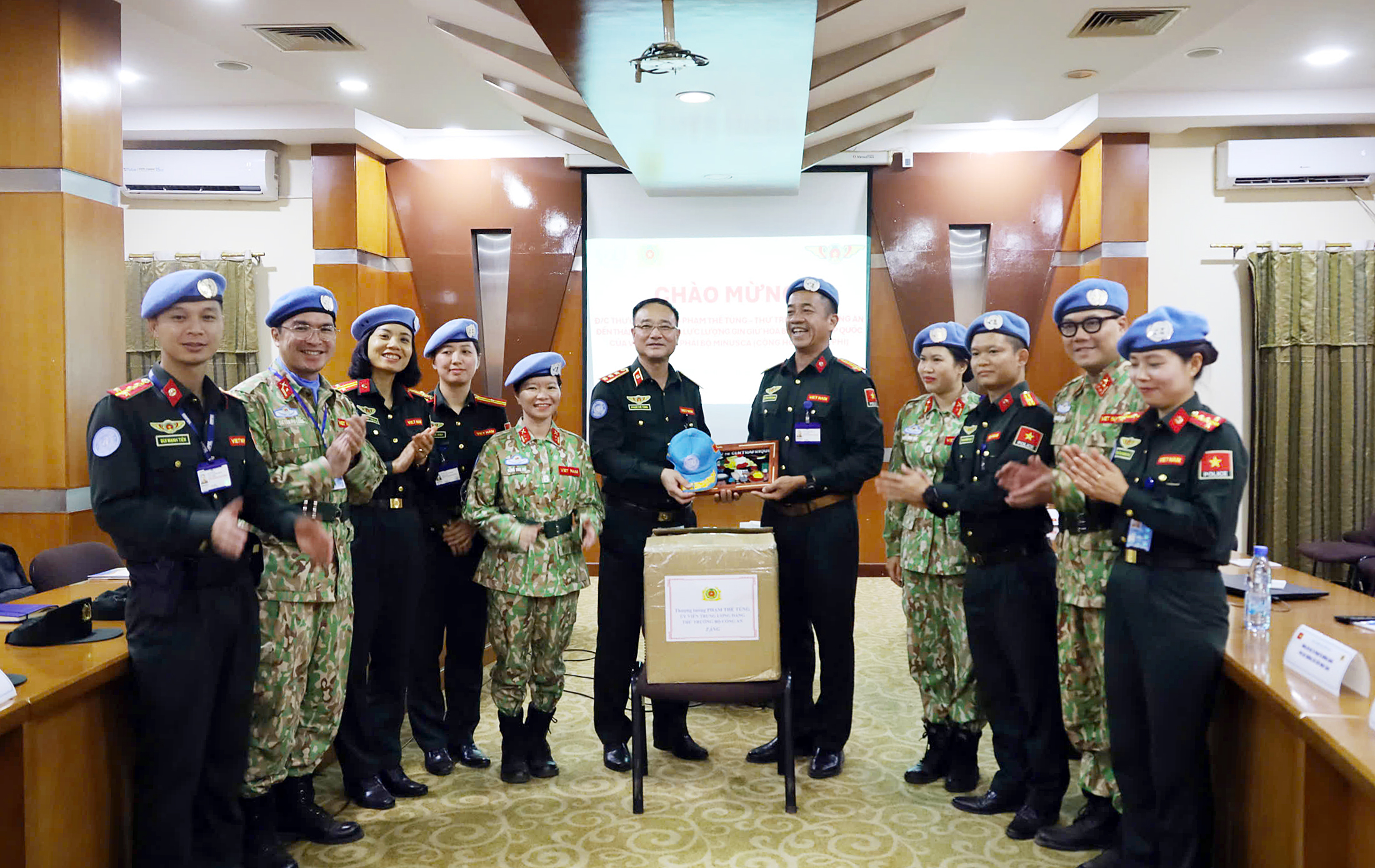 Xúc động cuộc gặp mặt của đồng chí Thứ trưởng với lực lượng Việt Nam ở Phái bộ MINUSCA -0