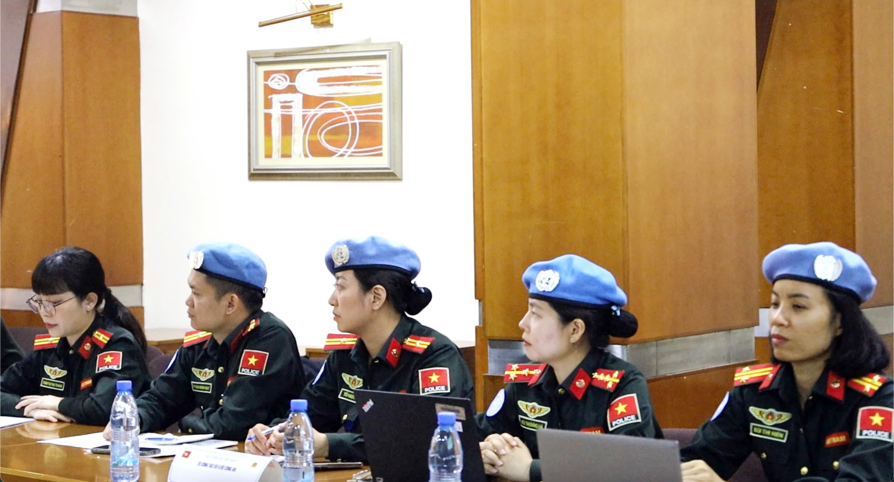 Xúc động cuộc gặp mặt của đồng chí Thứ trưởng với lực lượng Việt Nam ở Phái bộ MINUSCA -0