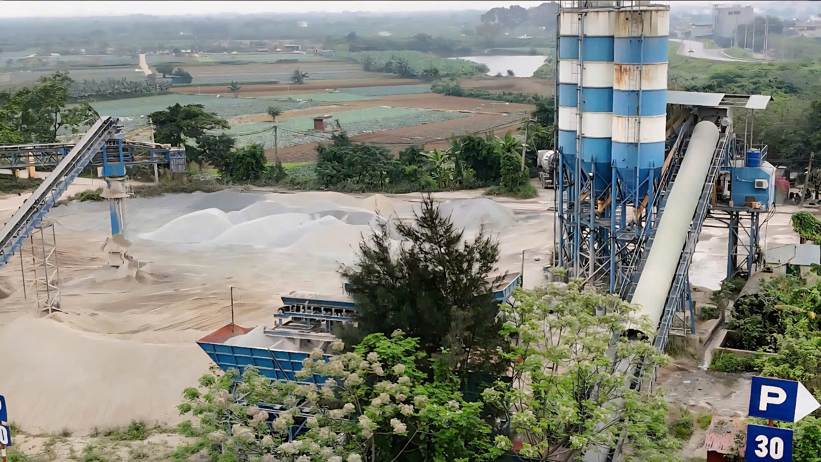 Hà Nội: Đề xuất cho 25 trạm trộn bê tông ở bãi sông tồn tại liệu có hợp thức hoá cho vi phạm? - 0