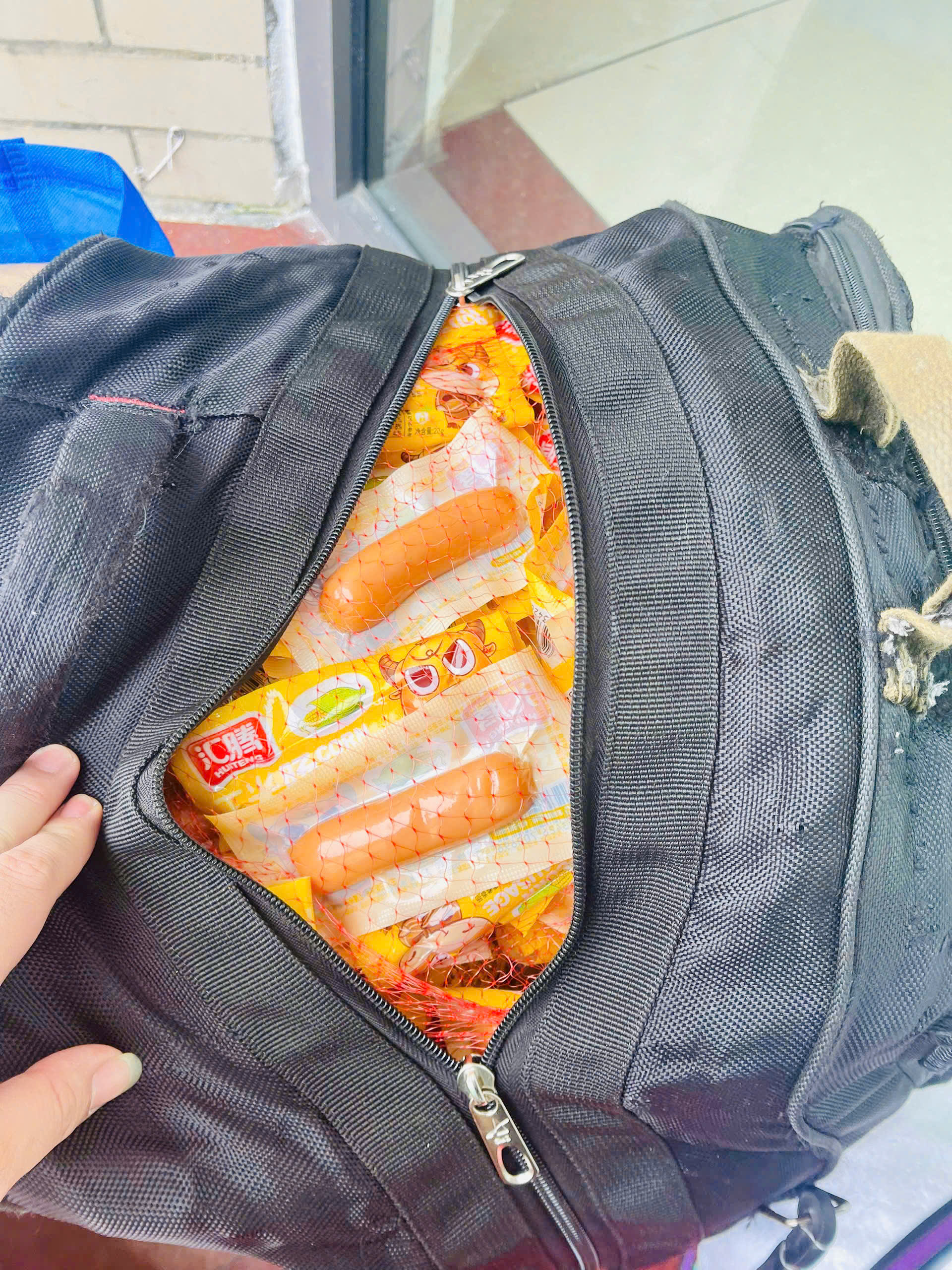 Siết chặt biên giới, chặn ‘ma trận’ thực phẩm đông lạnh không rõ nguồn gốc - 0