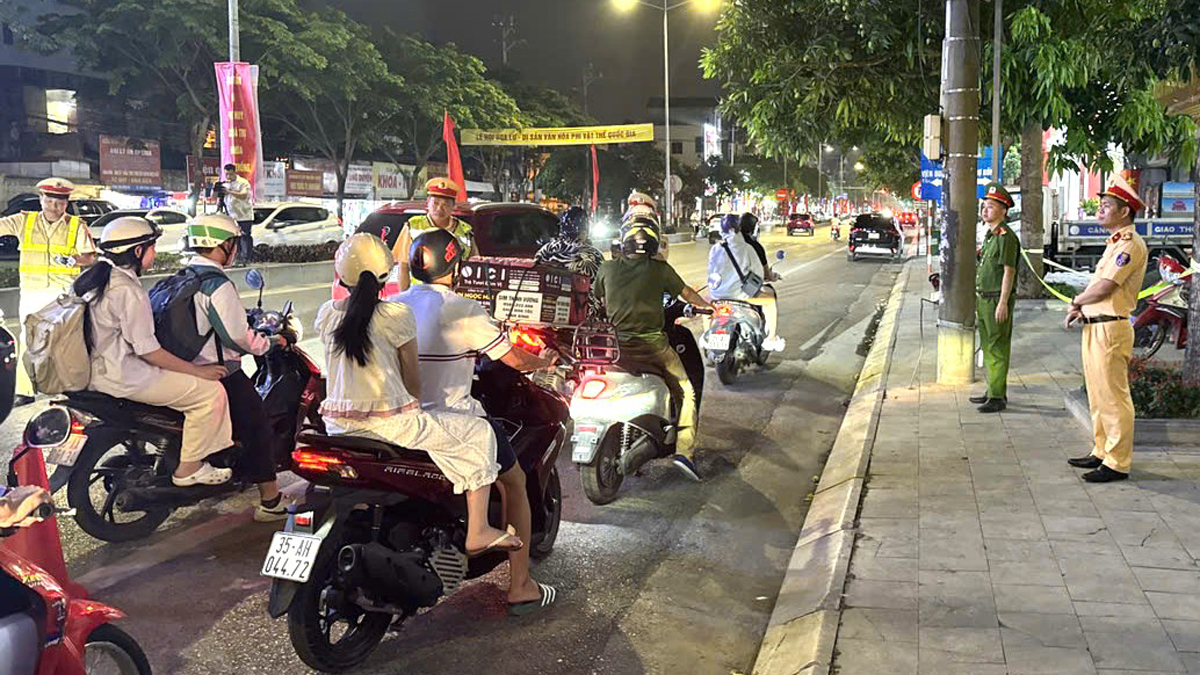 Chủ động bảo đảm trật tự, an toàn giao thông để người dân vui chơi dịp nghỉ Lễ 30/4 – 1/5 -0