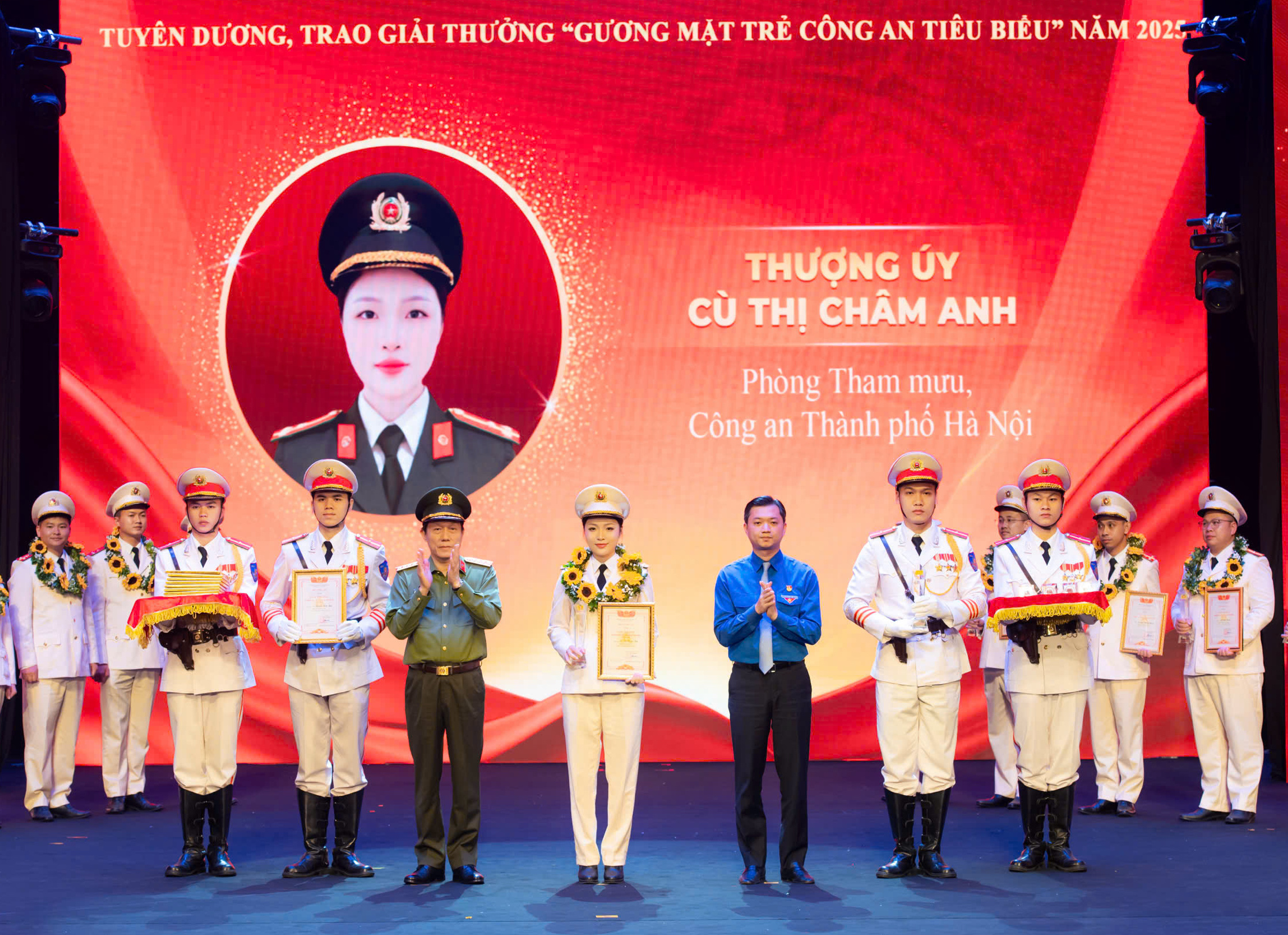 Thượng úy Cù Thị Châm Anh với sáng kiến đưa AI vào giải pháp quản lý hành chính_SODACBIET_30/4_T26 - 0