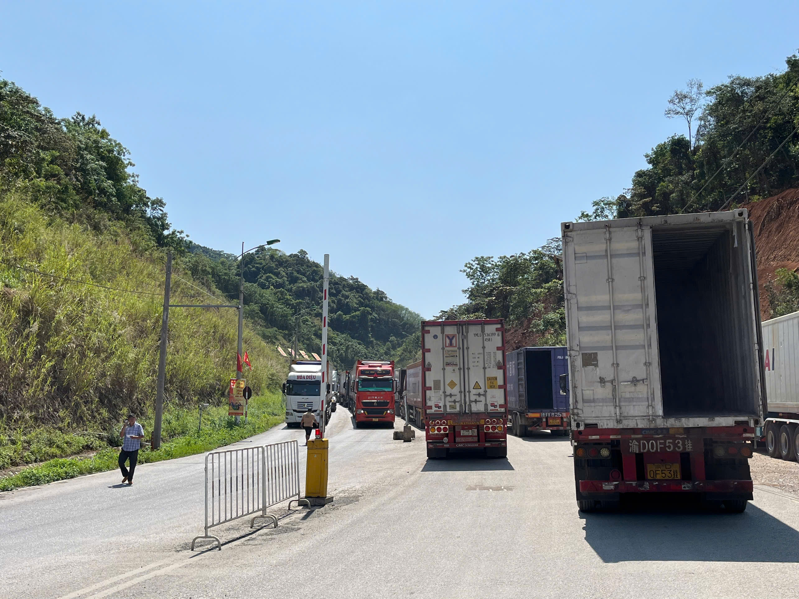 Lễ 30/4 – 1/5: Cửa khẩu thông suốt, xuất nhập khẩu hàng hóa không gián đoạn - 0