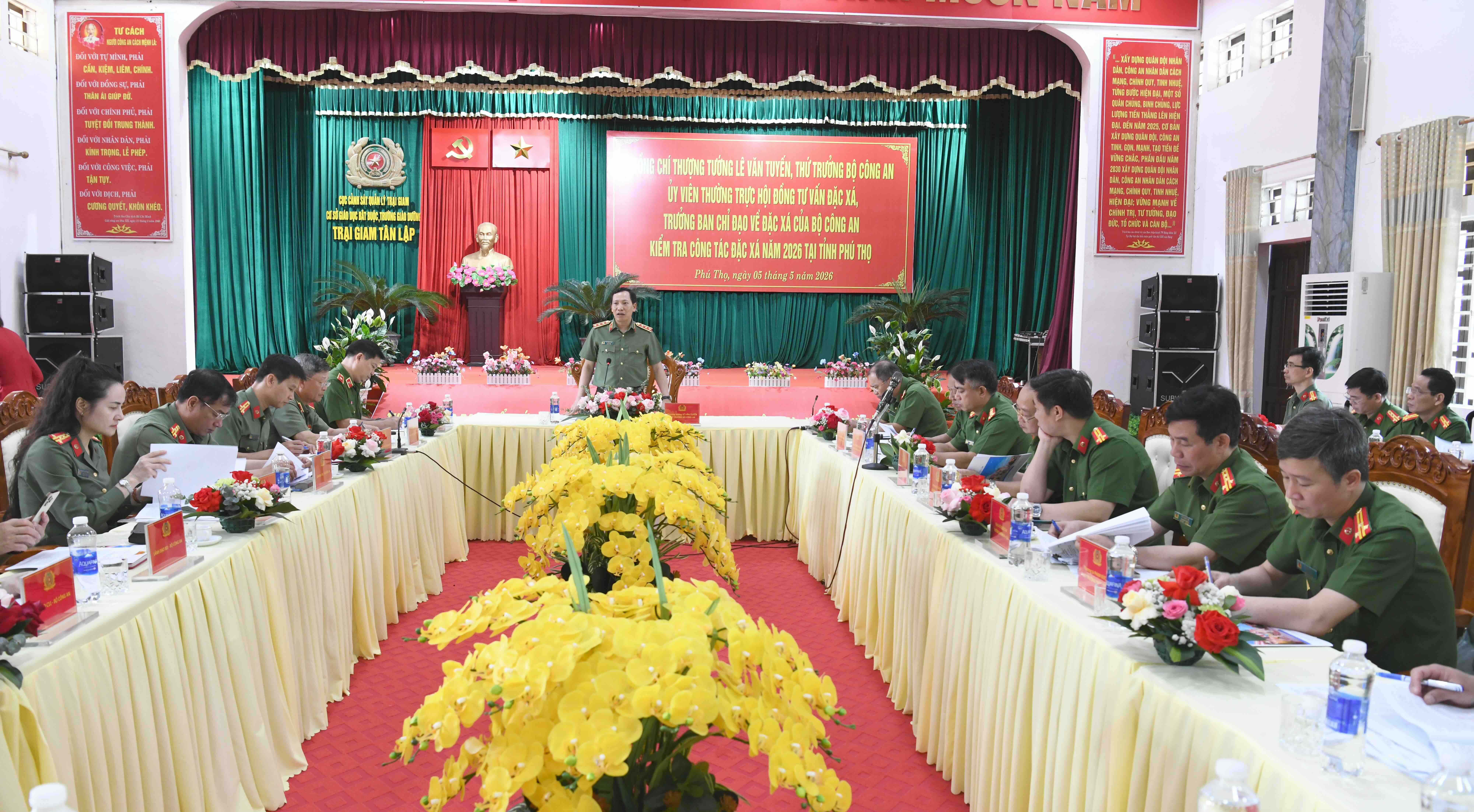 Thứ trường Lê Văn Tuyến kiểm tra công tác đặc xá, thi hành án hình sự tại tỉnh Phú Thọ -0