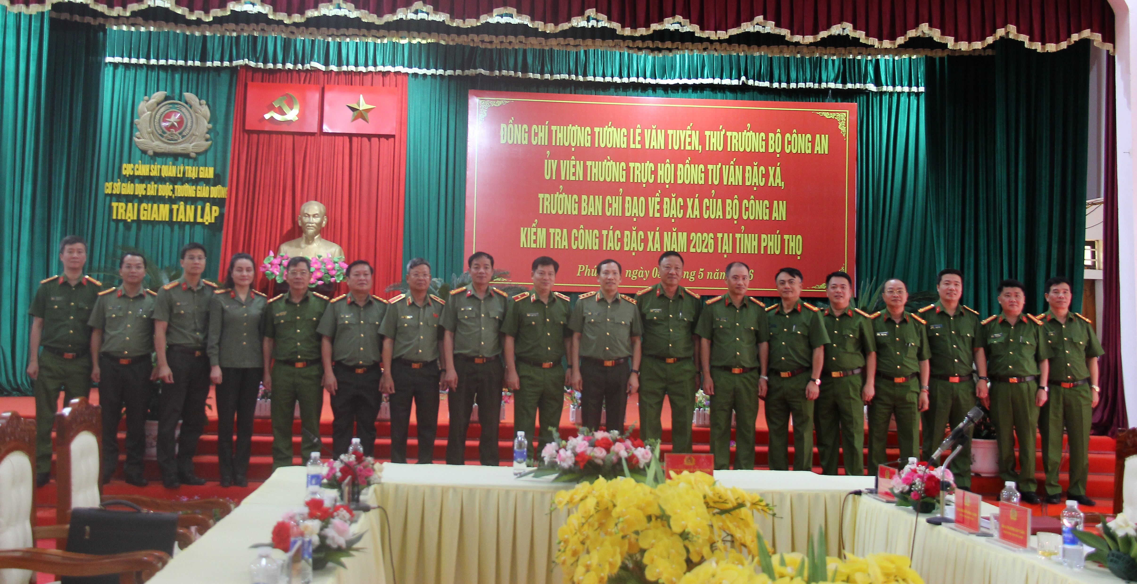 Thứ trường Lê Văn Tuyến kiểm tra công tác đặc xá, thi hành án hình sự tại tỉnh Phú Thọ -0