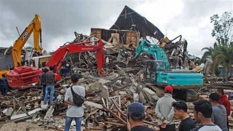 Động đất 7,6 độ richter xảy ra tại Indonesia