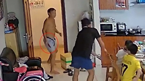 Người đàn ông cầm dao tấn công hàng xóm ở chung cư tại Hà Nội