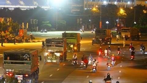 Chuyển dàn pháo phục vụ đại lễ về sân vận động Mỹ Đình