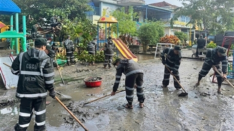 Trung đoàn CSCĐ Tây Nguyên tiếp tục hỗ trợ người dân khắc phục hậu quả thiên tai