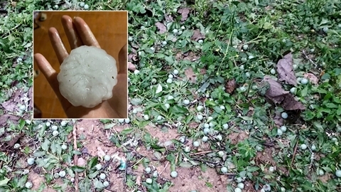 Giữa đêm mưa đá to bằng bàn tay ở Lào Cai