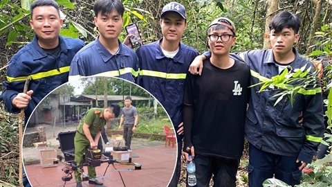 Huy động hơn 100 người cùng Flycam tìm kiếm nam sinh mất tích ở Tam Đảo