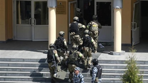 Xả súng đẫm máu tại trường học ở Nga