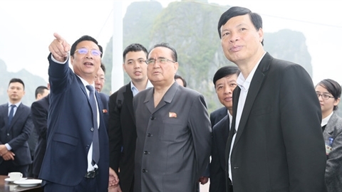 Phái đoàn Triều Tiên dự hội nghị Mỹ - Triều đến thăm Vịnh Hạ Long