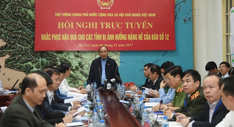 越南政府总理指导开展台风灾后重建和洪涝灾害应急救灾工作