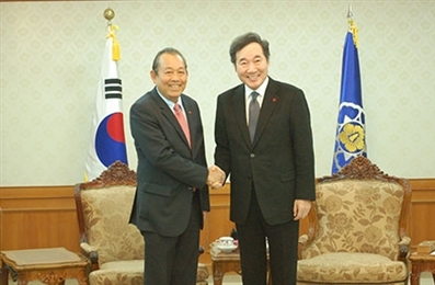 越南政府副总理张和平会见韩国国务总理李洛渊