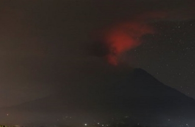 印尼阿贡火山喷发：越南驻印尼大使馆继续向被滞留越南人提供援助