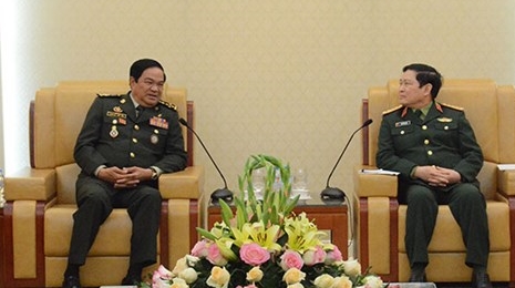 吴春历大将会见柬埔寨老战士协会代表团及老挝老战士协会代表团
