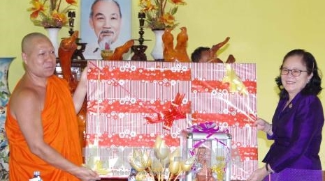 柬埔寨文化与宗教部走访越南朔庄省