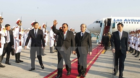 老挝人民革命党中央委员会总书记、国家主席本扬开始对越南进行正式友好访问