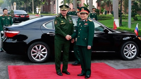 俄罗斯国防部长对越南进行正式访问