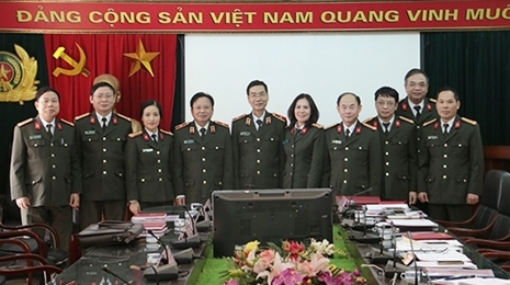 越南《人民公安报》社主动完成交付的政治任务