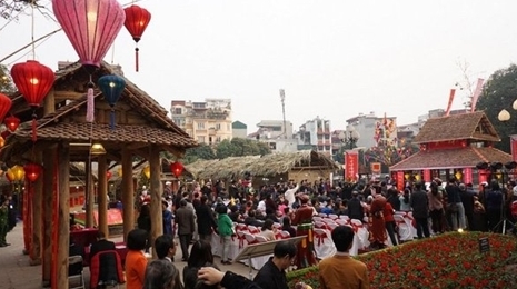 2018戊戌年春节：越南各地举行多项文艺活动喜迎新年