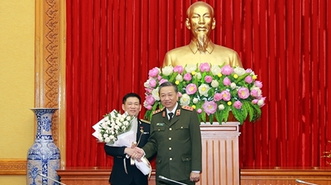 越南公安部同越南国家审计署举行工作会议