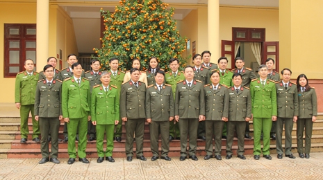 越南公安部副部长裴文南上将视察河南省公安厅