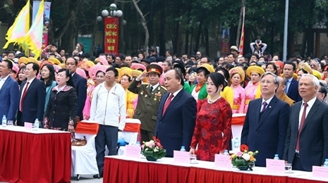 政府总理阮春福出席纪念玉回—栋多大捷229周年的栋多丘庙会