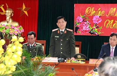 越南公安部领导赴河内市公安局二征夫人郡分局调研