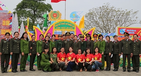 越南公安部妇女协会在义安省纷纷举行各项政治、社会活动