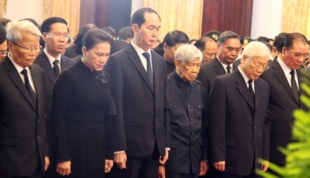 原政府总理潘文凯悼念仪式在胡志明市和河内市举行