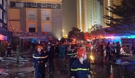 胡志明市：高层公寓发生火灾 造成13死28伤