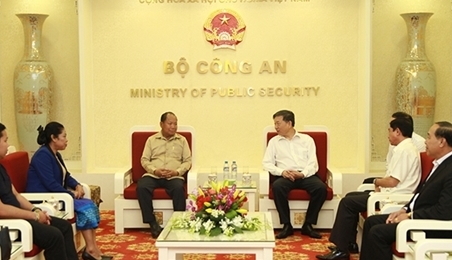 越南公安部与老挝安全部进一步深化合作